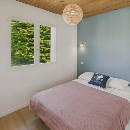 Holiday home Maison Pour 6 Avec Jardin A 1 Km De La
